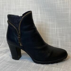The Flexx Black Leather Zipper Accent Closure 3 in Heel Ankle Booties Women 7.5